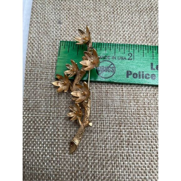 Two Pieces Vintage Brooches Gold Tone Leaf and Floral Retro 70’s 80’s - Picture 11 of 12